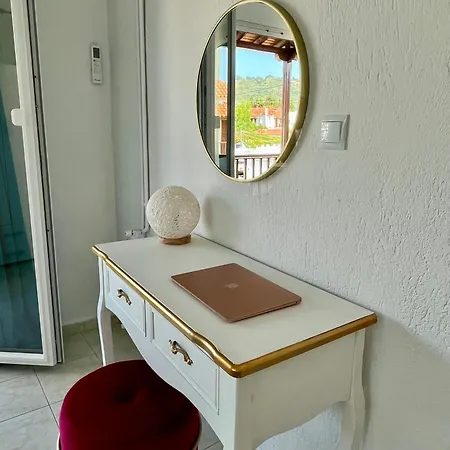White Dream Apartment Skopelos Town Exterior photo